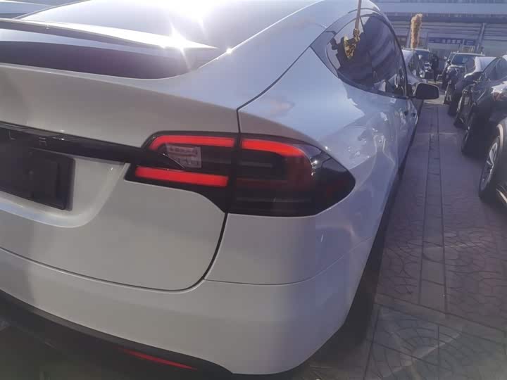 Фото 8 - Tesla Model X