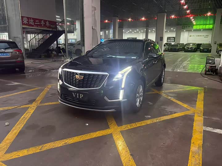 Фото 1 - Cadillac XT5