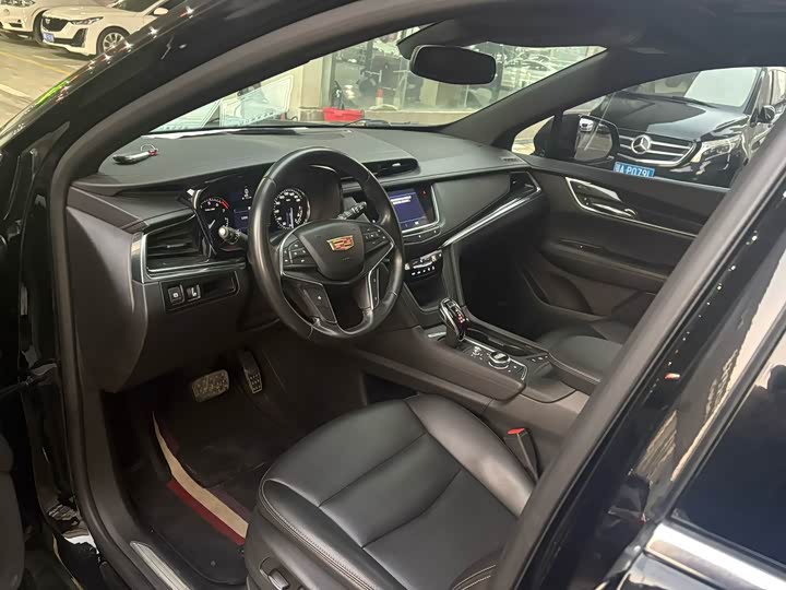 Фото 4 - Cadillac XT5