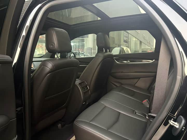 Фото 5 - Cadillac XT5