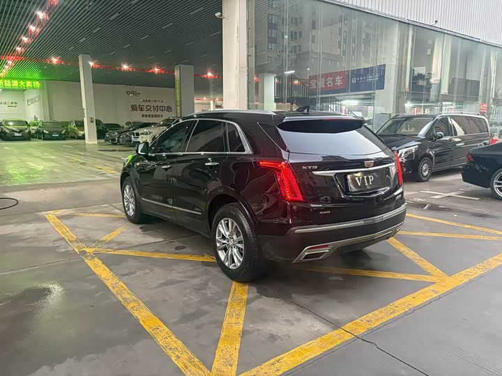 Фото 9 - Cadillac XT5