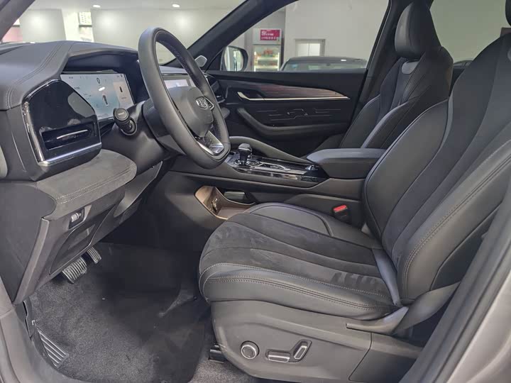 Фото 6 - Geely Monjaro