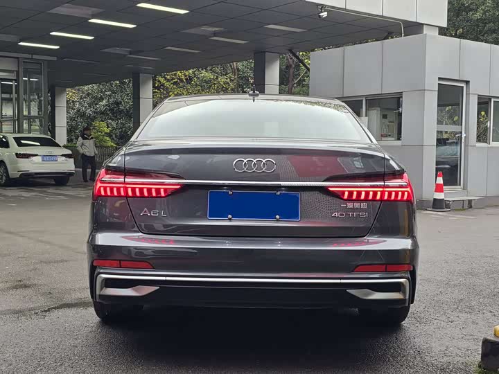 Фото 7 - Audi A6L