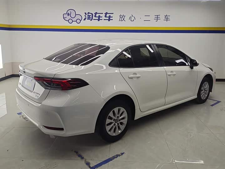 Фото 3 - Toyota Corolla