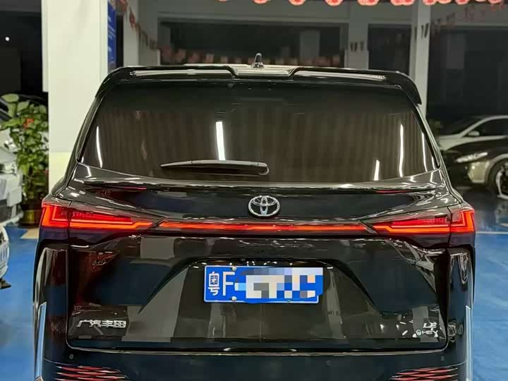 Фото 3 - Toyota Sienna