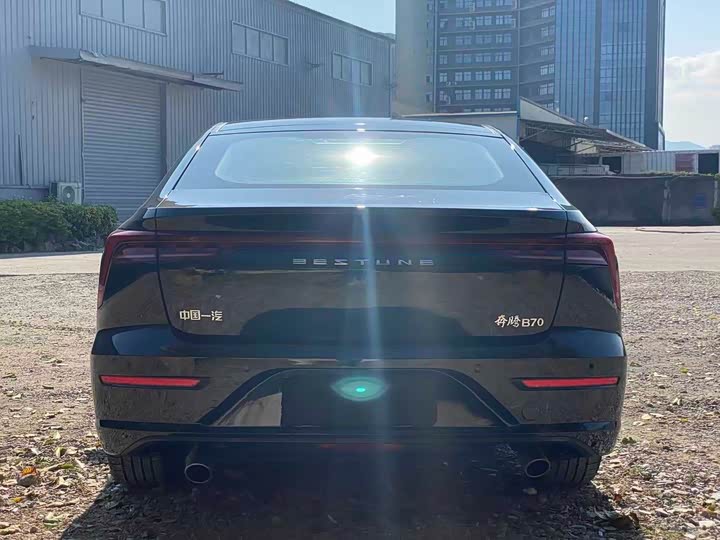 Фото 8 - Bestune B70