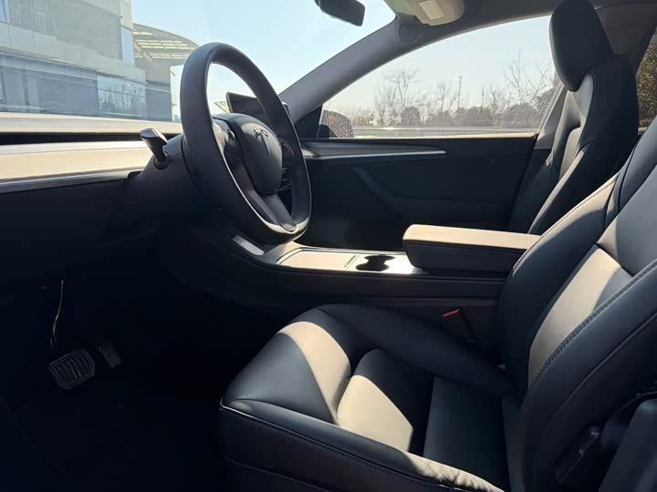 Фото 4 - Tesla Model Y