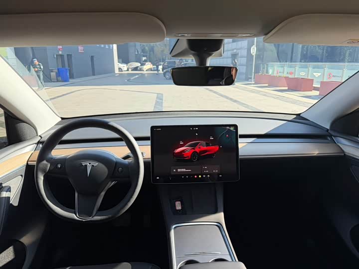 Фото 6 - Tesla Model Y