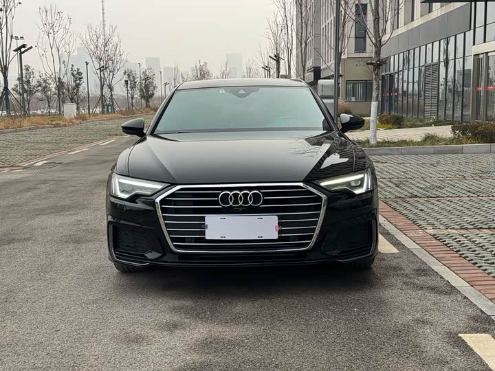 Фото 2 - Audi A6L