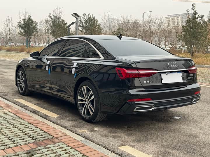 Фото 4 - Audi A6L