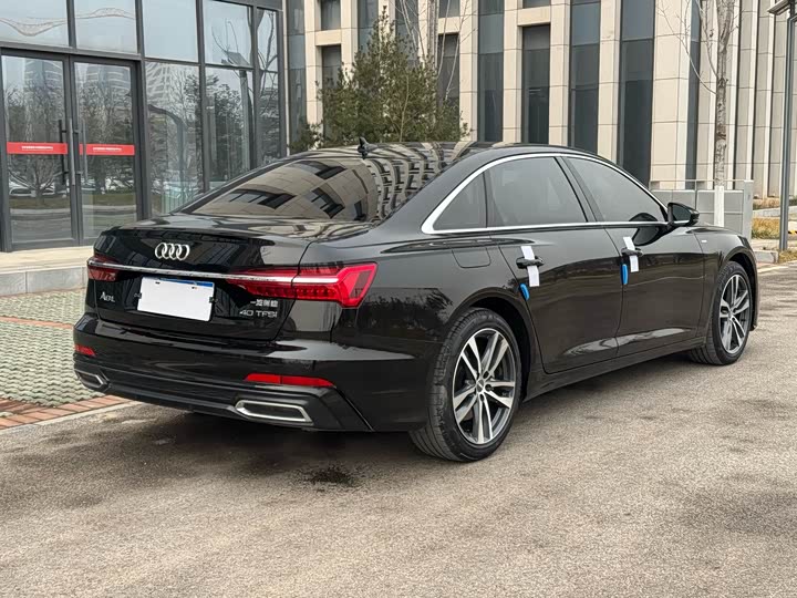 Фото 6 - Audi A6L