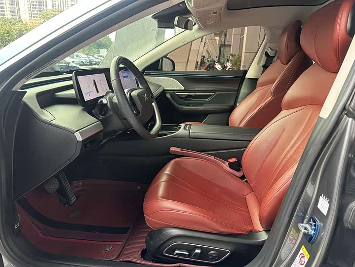 Фото 4 - XPeng P7