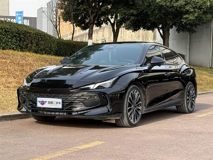 Фото 1 - MG Motor 7