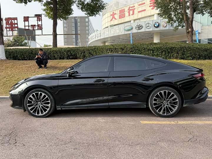 Фото 3 - MG Motor 7