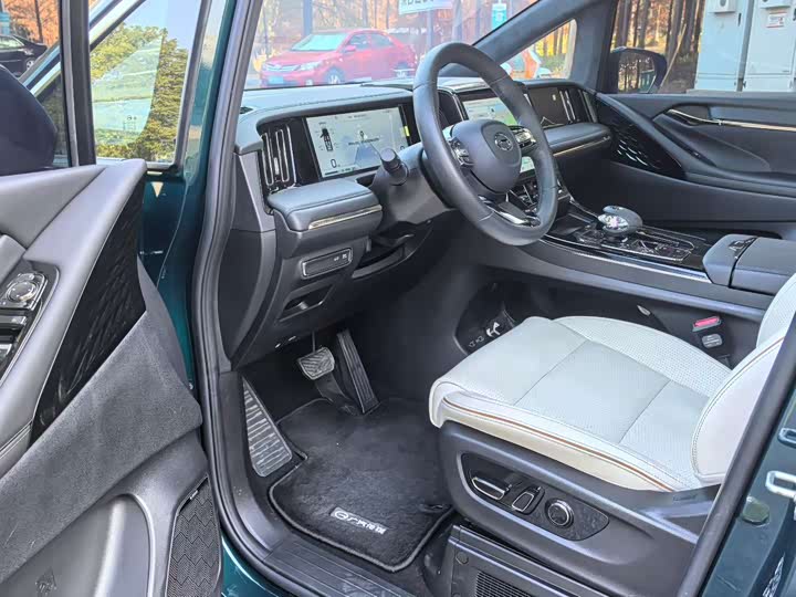 Фото 4 - GAC Trumpchi M8