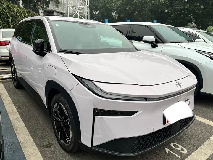 Фото 3 - Toyota bZ3X