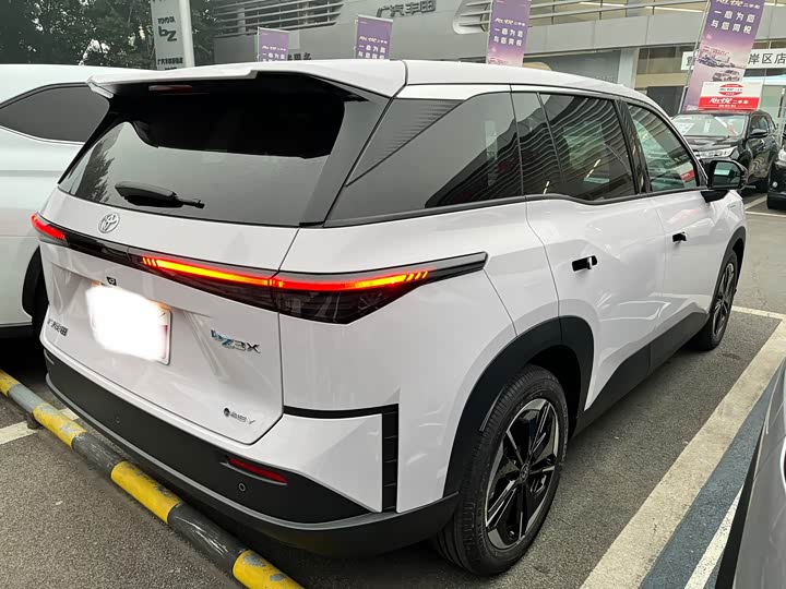 Фото 4 - Toyota bZ3X