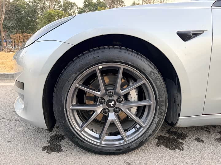 Фото 7 - Tesla Model 3