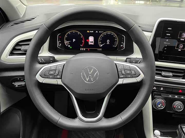 Фото 3 - Volkswagen T-Roc