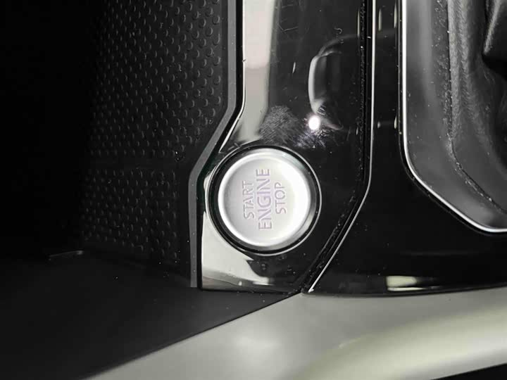 Фото 4 - Volkswagen T-Roc