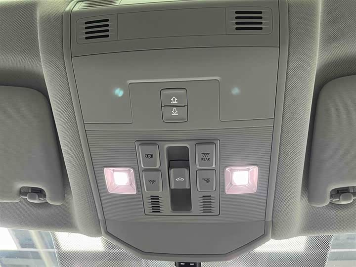 Фото 8 - Volkswagen T-Roc