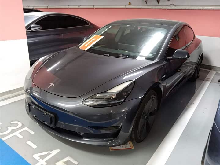 Фото 2 - Tesla Model 3