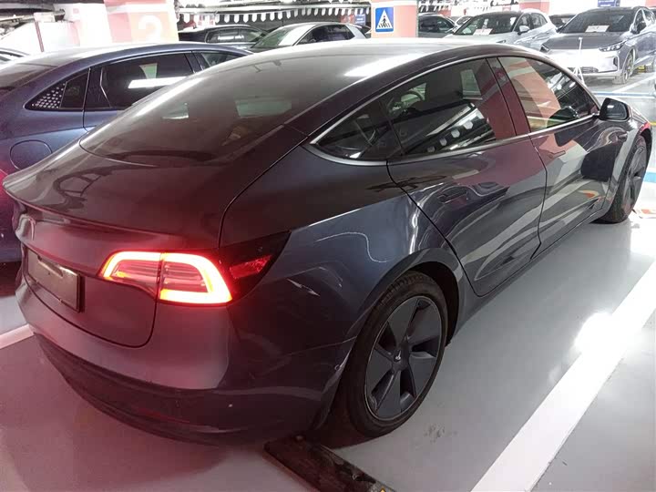 Фото 7 - Tesla Model 3