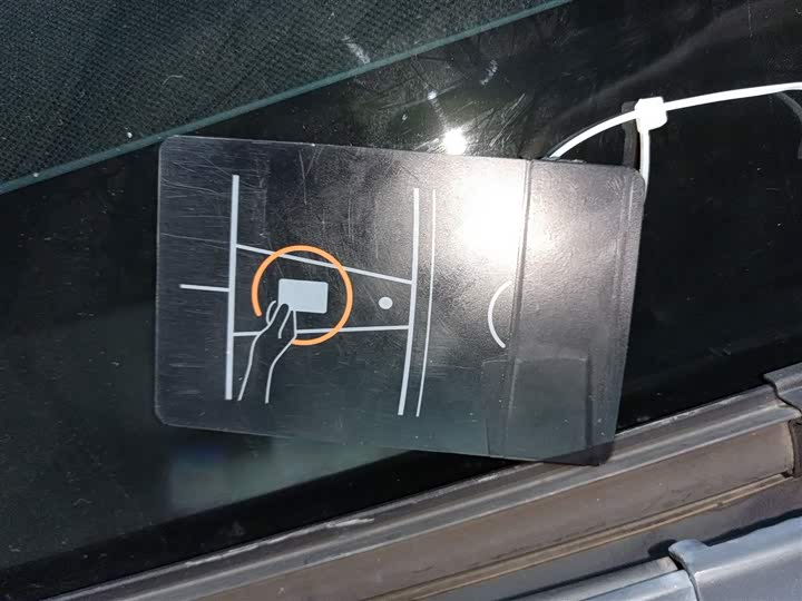 Фото 9 - Tesla Model 3