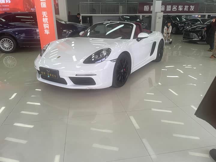 Фото 1 - Porsche 718