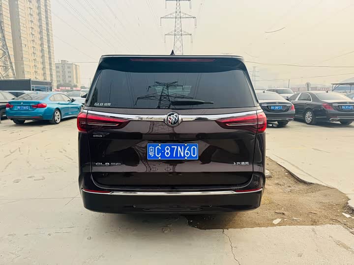 Фото 8 - Buick GL8 ES