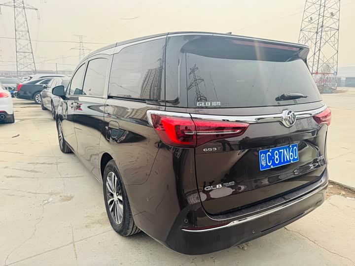 Фото 9 - Buick GL8 ES