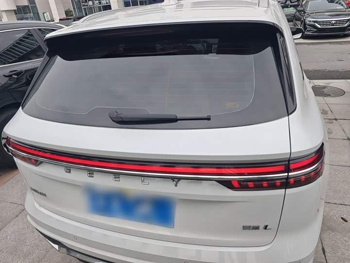 Фото 6 - Geely Monjaro