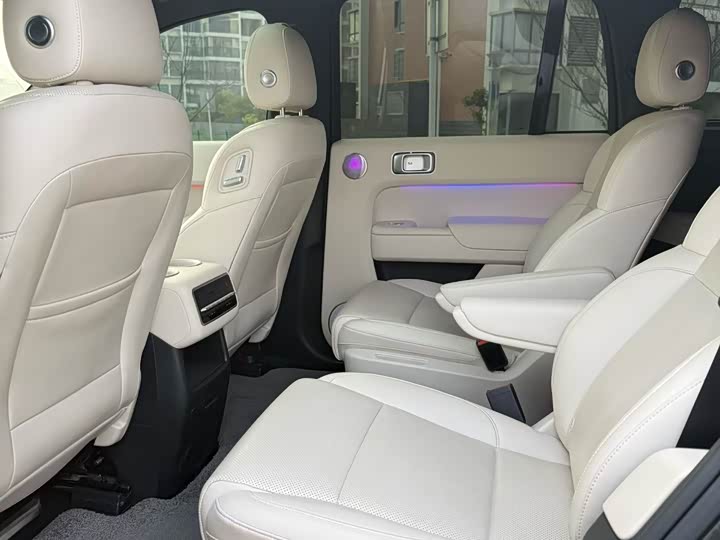 Фото 8 - LiXiang L8