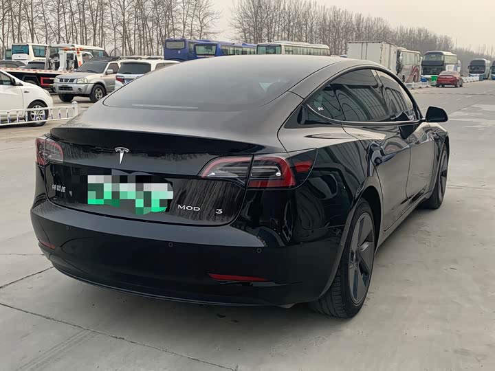 Фото 9 - Tesla Model 3