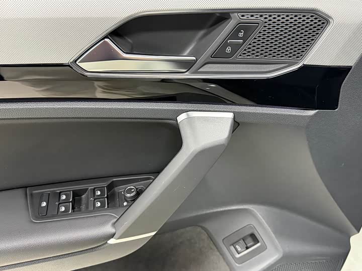 Фото 9 - Volkswagen Tayron