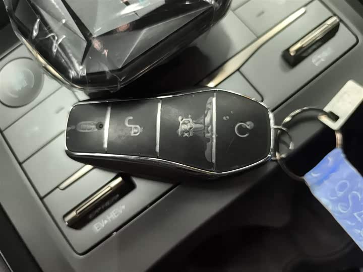 Фото 9 - BYD Qin L