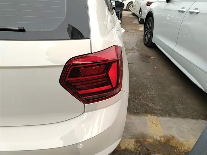 Фото 8 - Volkswagen Polo