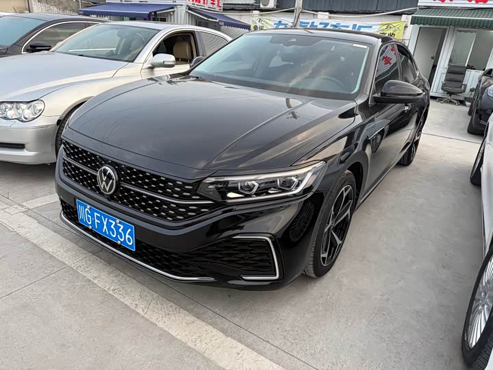 Фото 1 - Volkswagen Passat