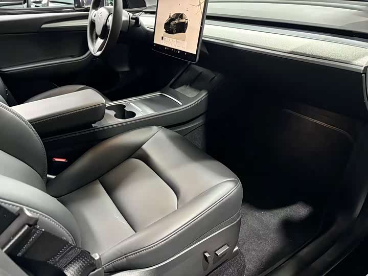 Фото 6 - Tesla Model Y