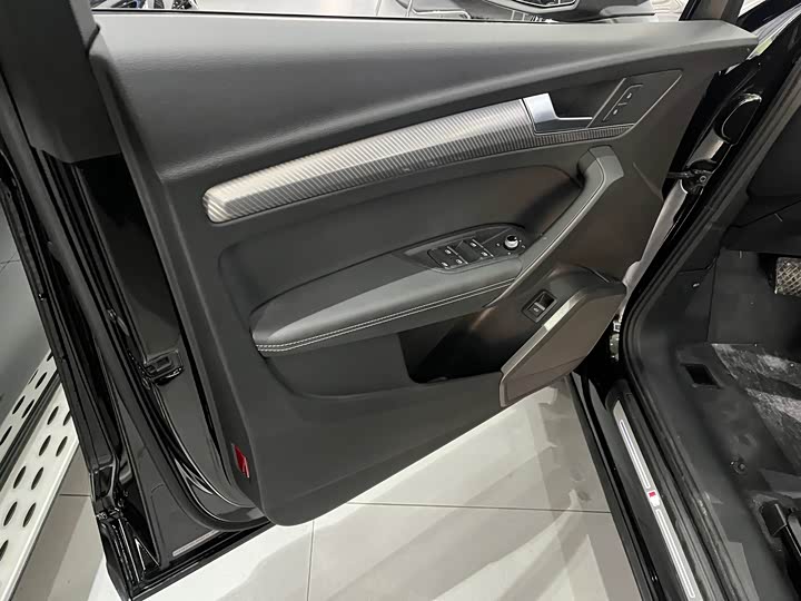 Фото 5 - Audi Q5L