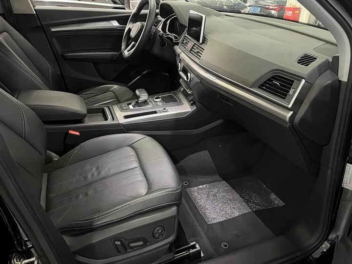 Фото 7 - Audi Q5L