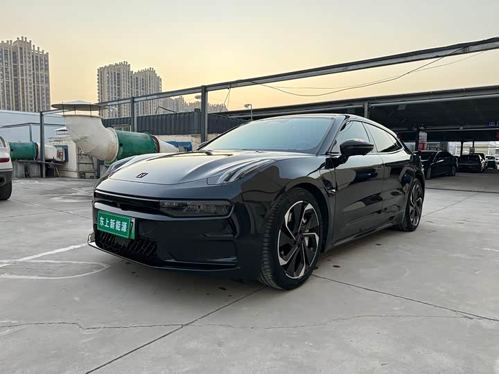 Фото 1 - Zeekr 001