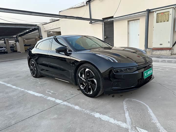 Фото 3 - Zeekr 001