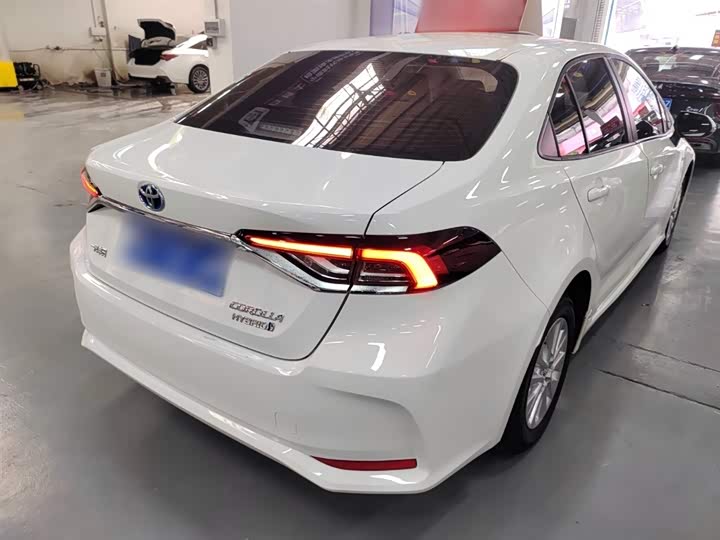 Фото 7 - Toyota Corolla