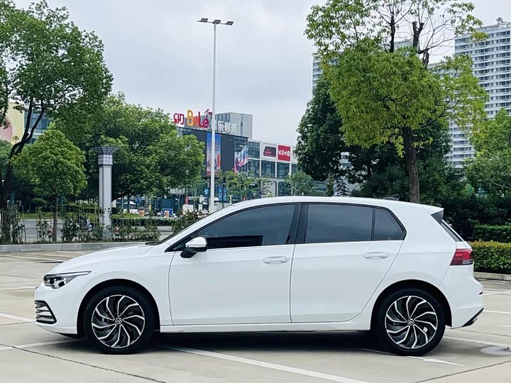 Фото 4 - Volkswagen Golf