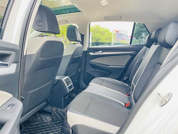 Фото 9 - Volkswagen Golf