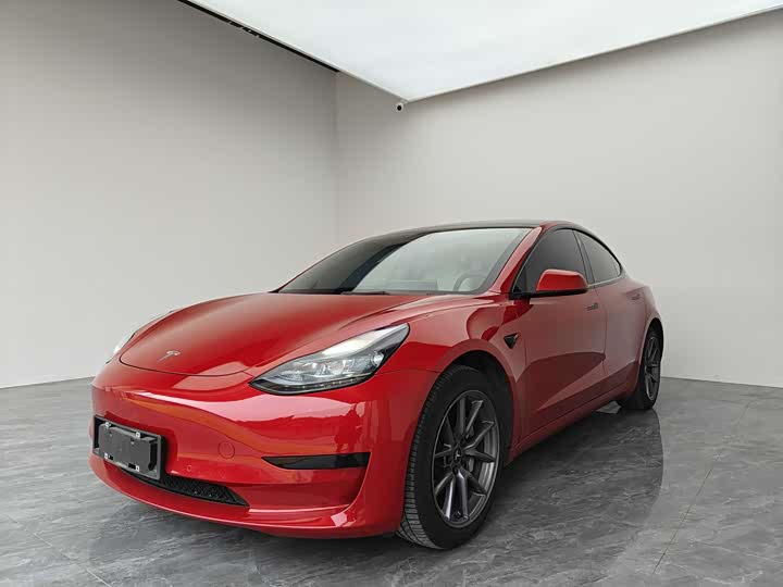 Фото 1 - Tesla Model 3