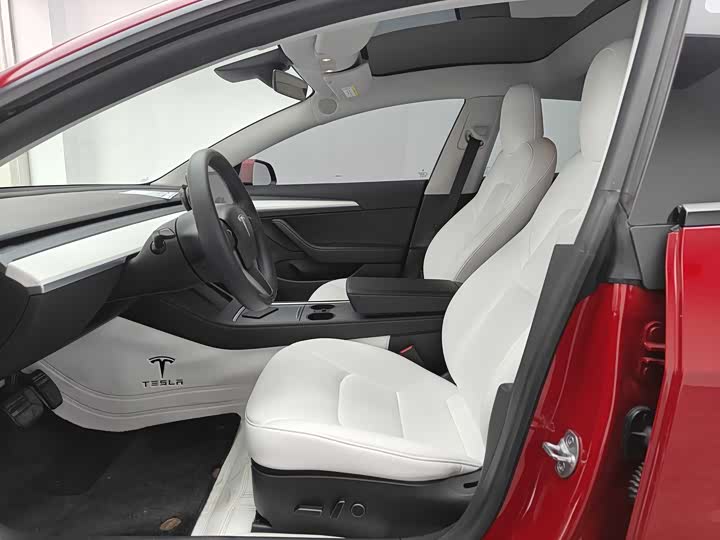 Фото 8 - Tesla Model 3