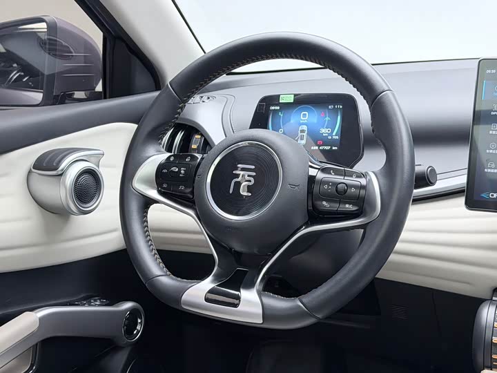 Фото 8 - BYD Yuan Plus