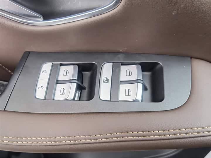 Фото 9 - Jetour X90